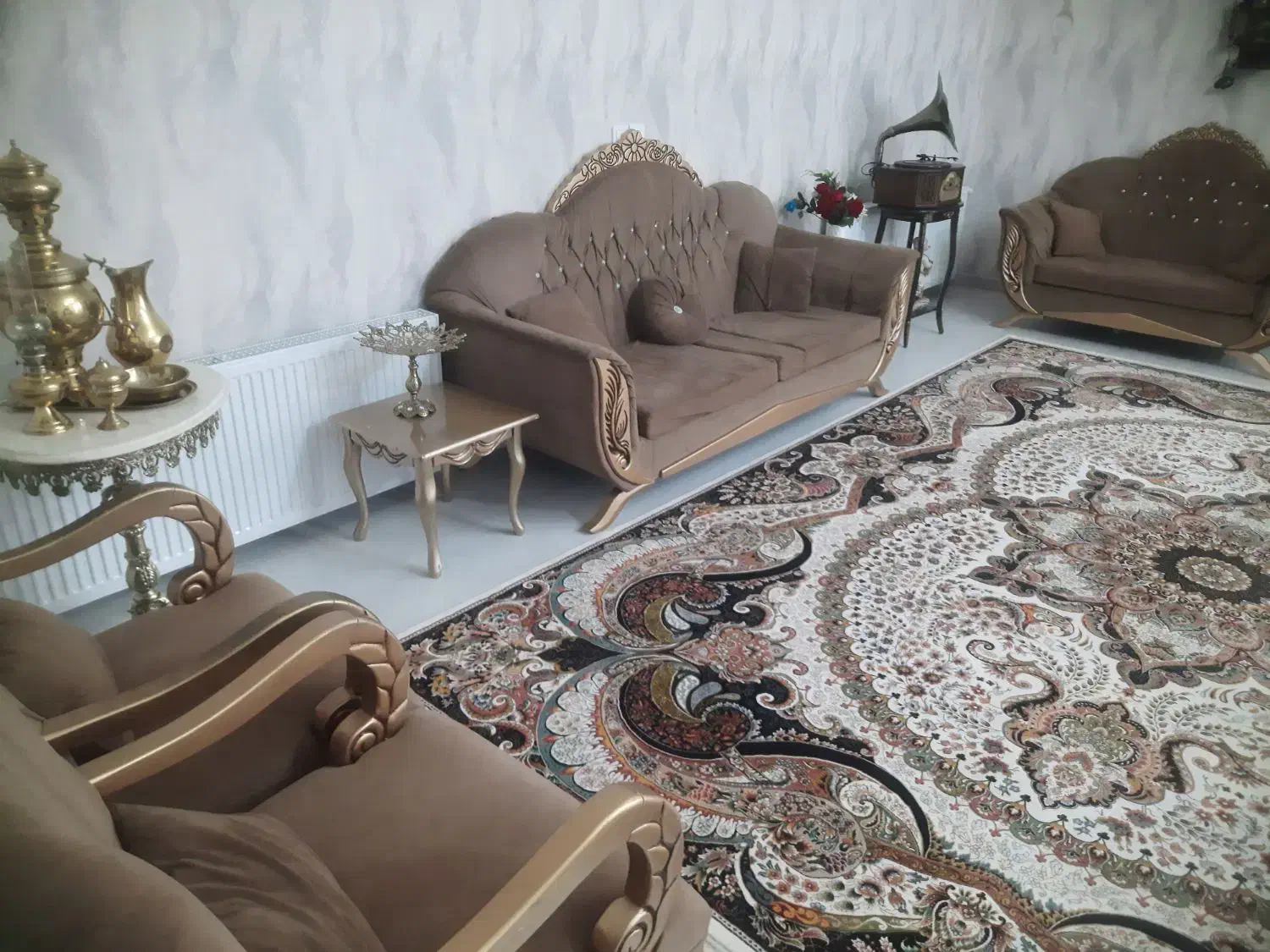 مبل،تشک دونفره،ساعت برنجی،آبگرمکن دیواری،بخاری|مبلمان خانگی و میز عسلی|ابهر, |دیوار