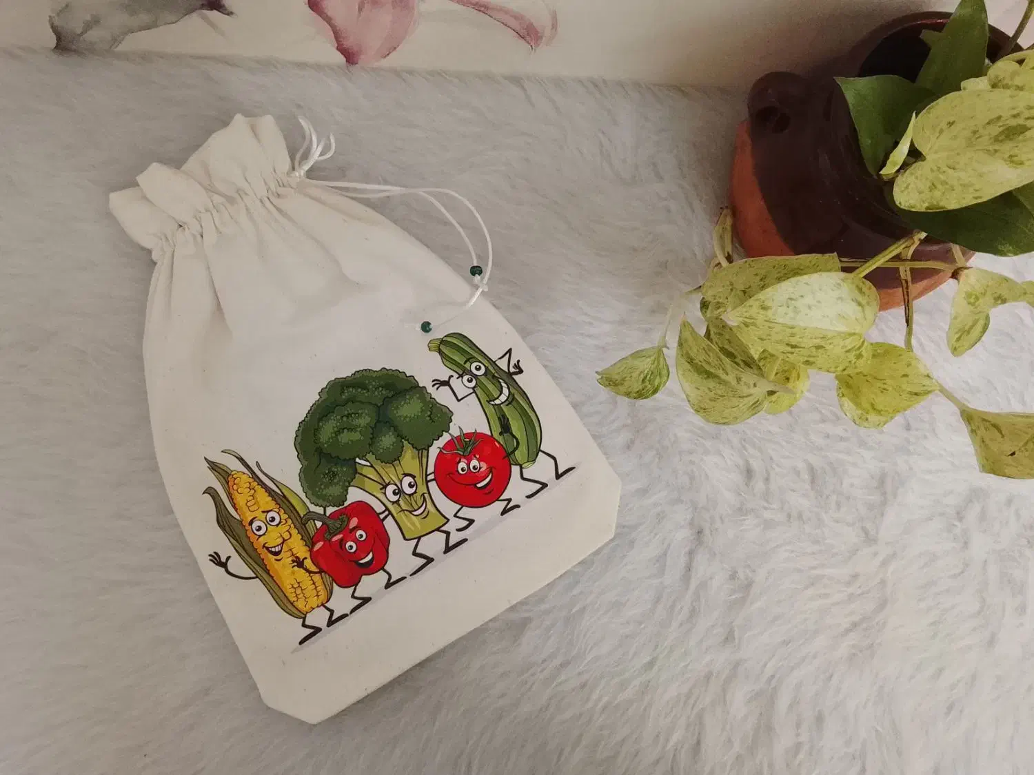 کیسه سبزیجات و گردو|ظروف نگهدارنده، پلاستیکی، یک‌بارمصرف|پردیس, فاز ۲|دیوار