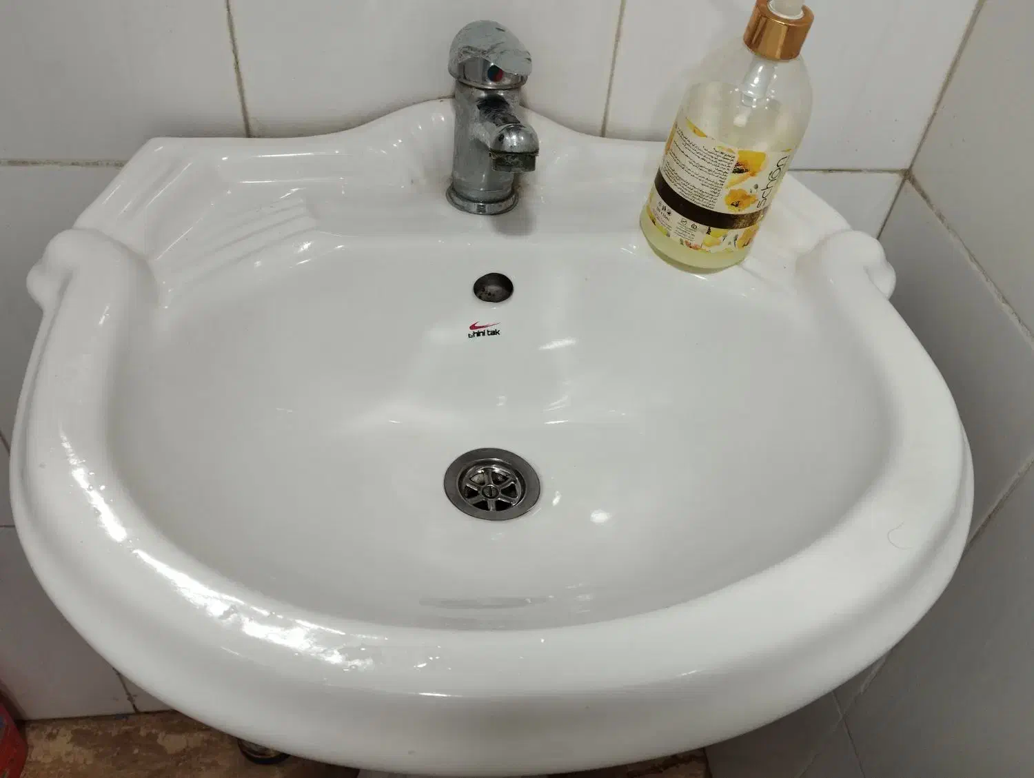 روشویی|لوازم سرویس بهداشتی|سنگر, |دیوار