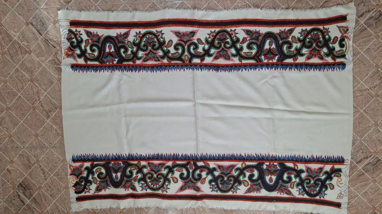 دو عدد پته متکا تخت دونفره و پته دستمال کاغذی|صنایع دستی و سایر لوازم تزئینی|کرمان, |دیوار