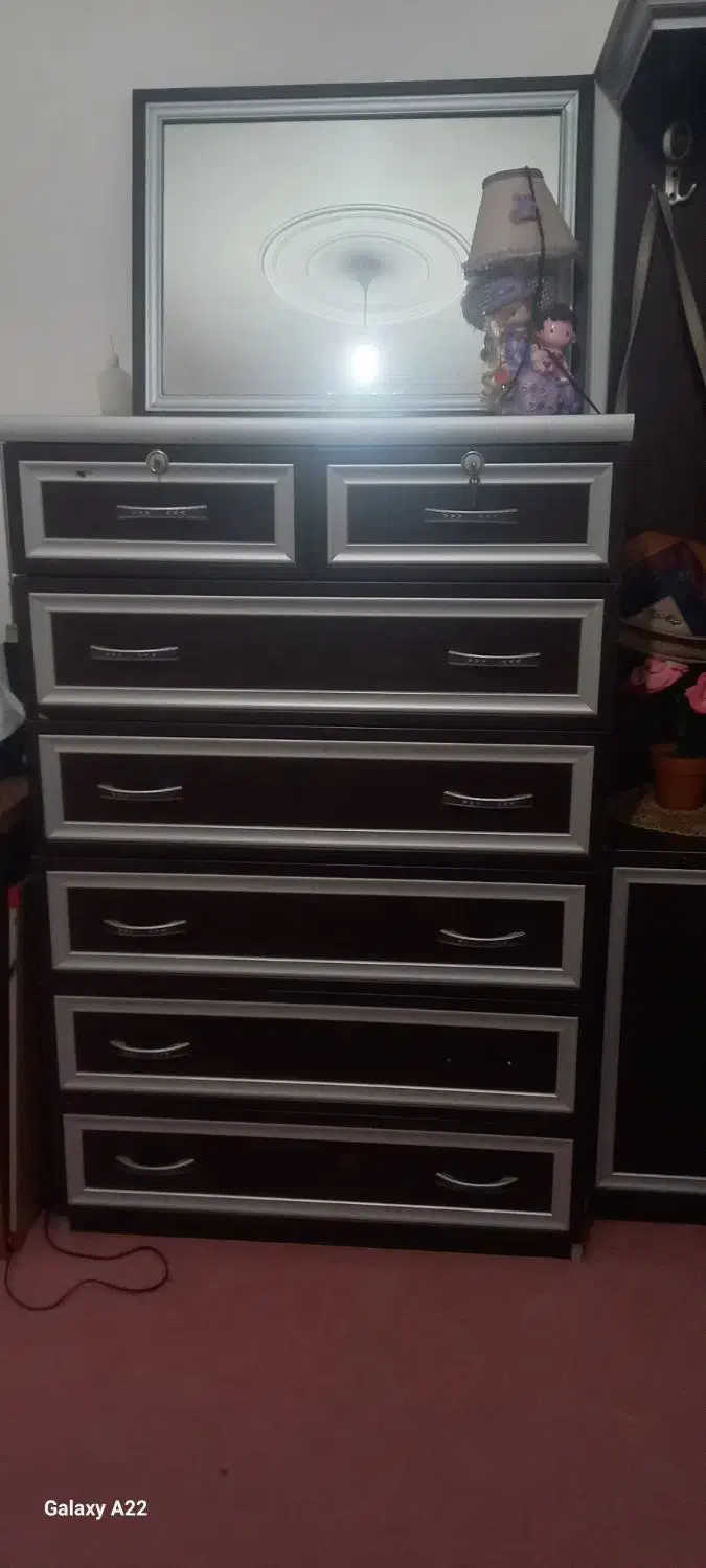 دراور و جاکفشی|جاکفشی، کمد، دراور|میانه, |دیوار