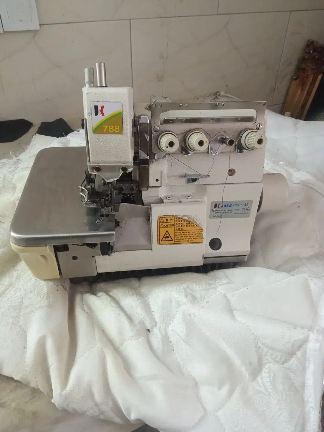 به علت کم بود جامیفروشم|چرخ خیاطی و ریسندگی|فردیس, شهرک ۱۱۰|دیوار