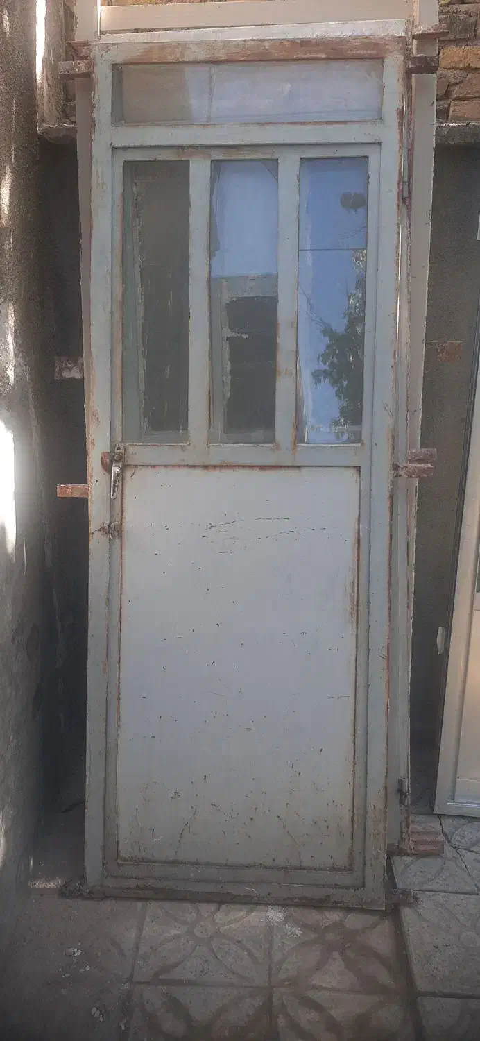 در و پنجره اهنی|مصالح و تجهیزات ساختمان|اراک, |دیوار