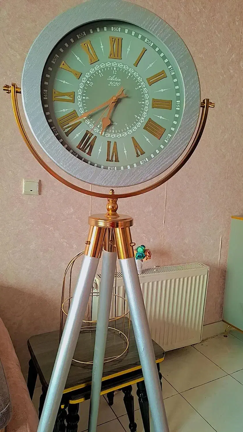 ساعت ۳پایه نقره ای|ساعت دیواری و تزئینی|هشتگرد, هیو|دیوار