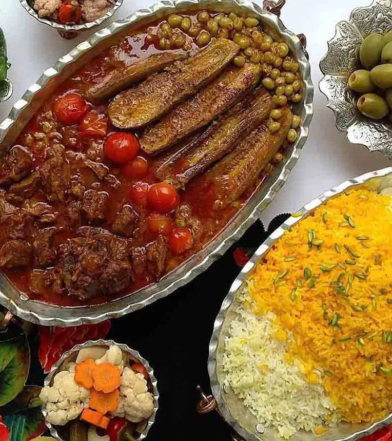 نیازمند نیروی کاری خانوم|استخدام سرایداری و نظافت|رشت, معلم|دیوار