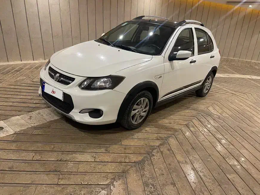 کوئیک r سفید مشکی|خودرو سواری و وانت|شیراز, فرهنگ شهر|دیوار