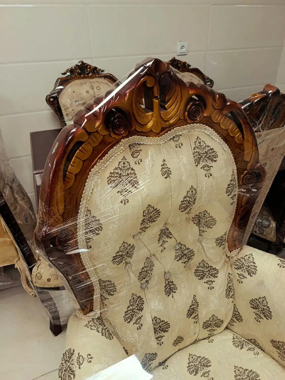 مبلمان امپراطور 7نفره و میز غذاخوری ۶نفره|مبلمان خانگی و میز عسلی|کرج, شهرک فهمیده|دیوار