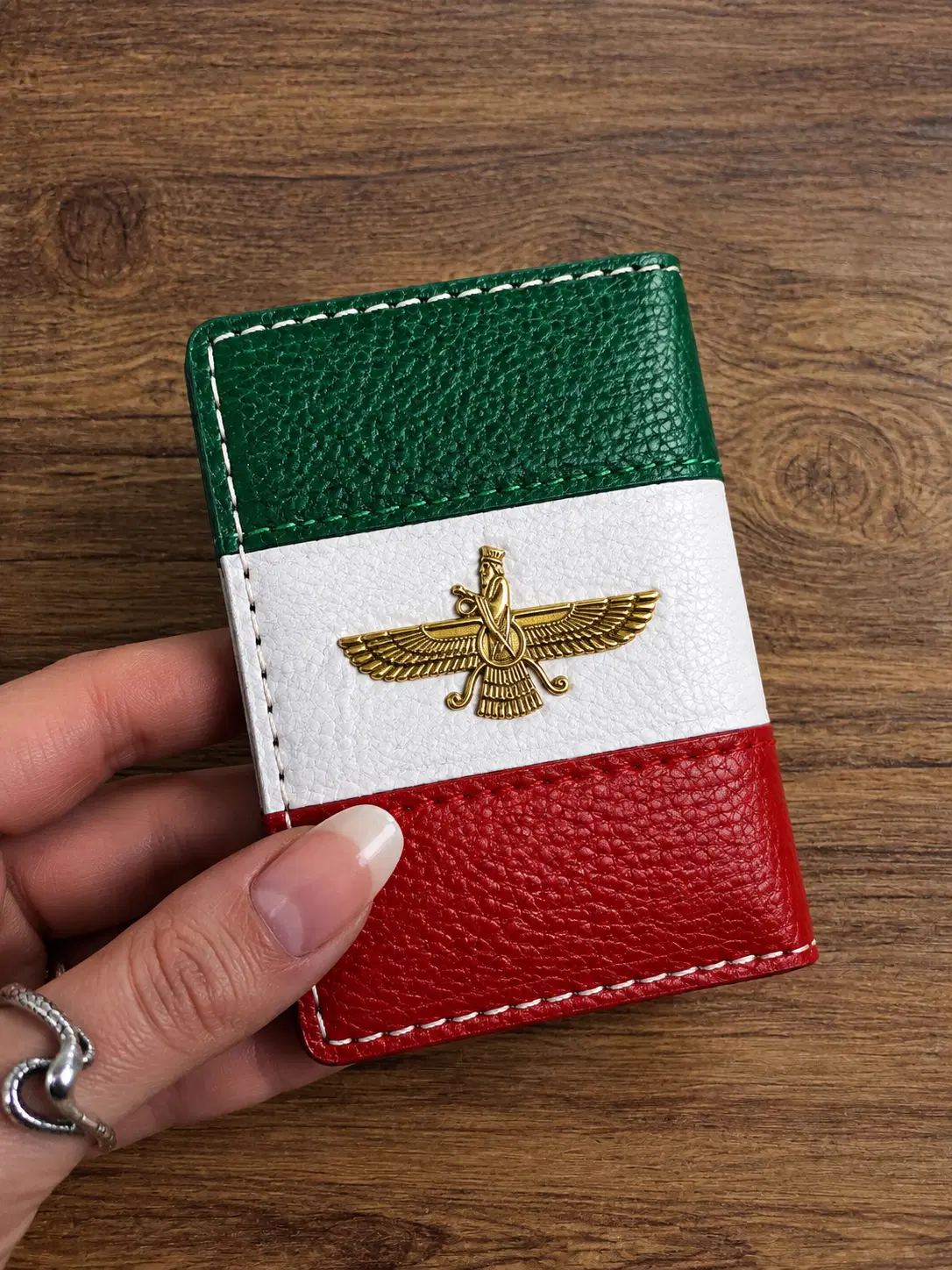 جاکارتی فروهر (چرم طبیعی)|کیف، کفش، کمربند|تبریز, |دیوار