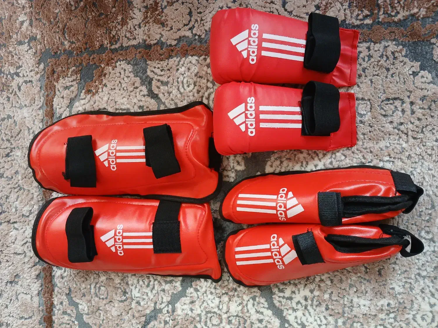 دستکش وروپایی وزانو بند|تجهیزات ورزشی|ساوه, |دیوار