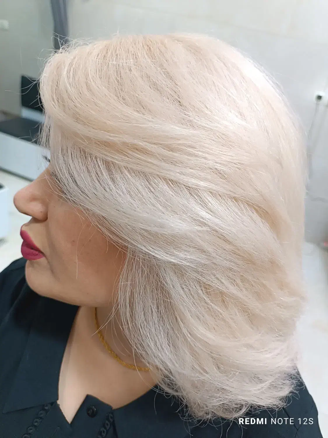 اجاره لاین خدمات ناخن،مژه،پاکسازی،میکاپ،شینیون|خدمات آرایشگری و زیبایی|سنندج, |دیوار