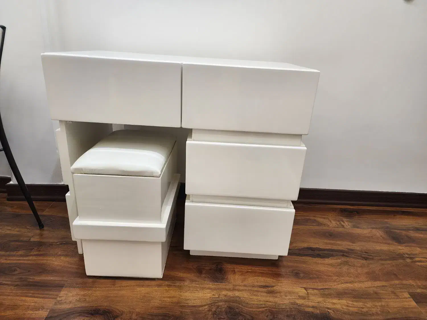 میز آرایش و آینه|مبلمان خانگی و میز عسلی|تهران, هفت حوض|دیوار