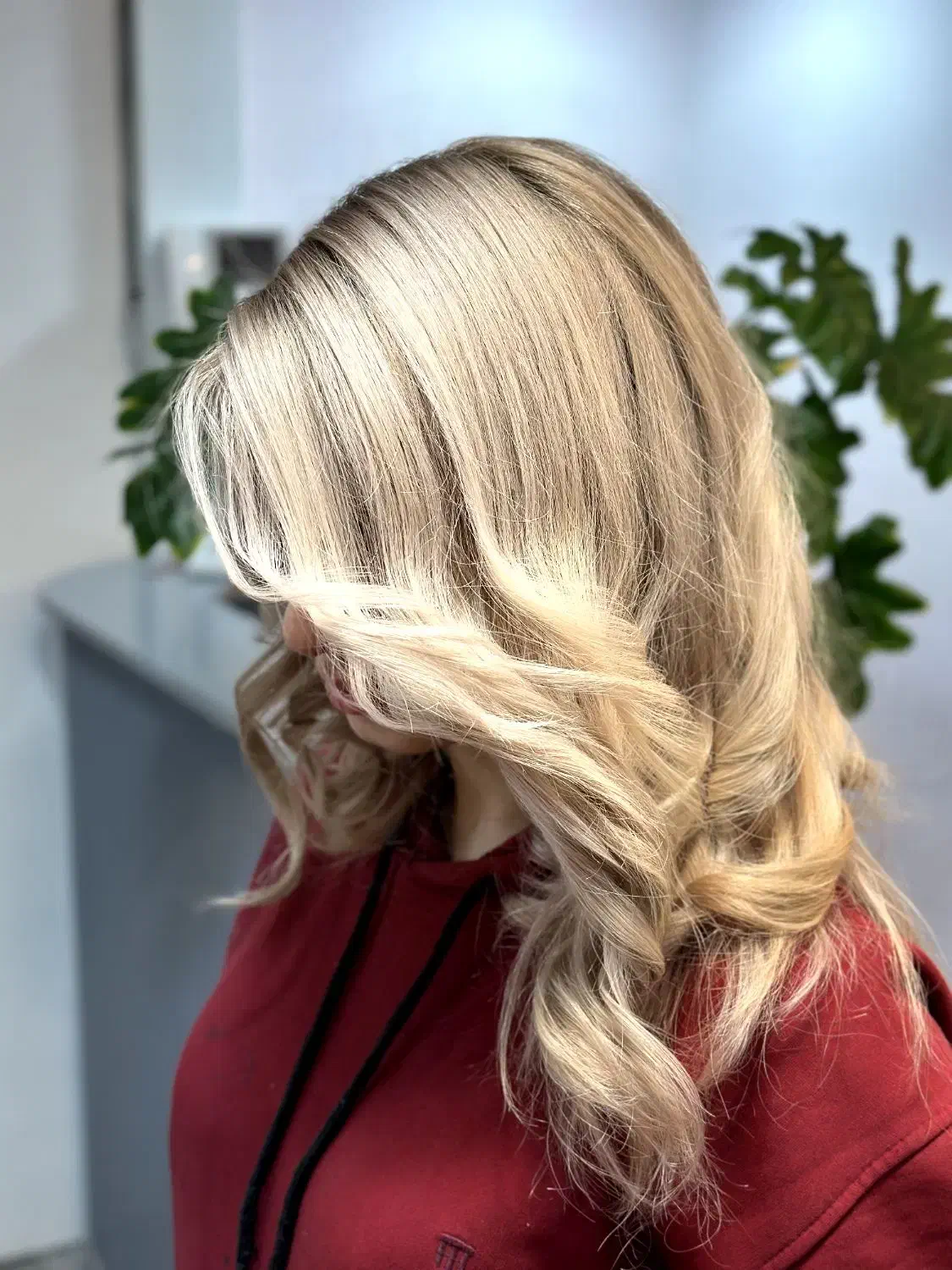 رنگ و لایت تخصصی بانوان با جدیدترین تکنیک ها|خدمات آرایشگری و زیبایی|اصفهان, باغ نگاره|دیوار