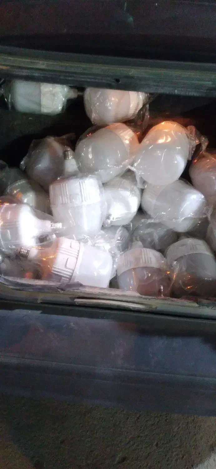 لامپ ال ای دی ۶۰ ولت|لامپ و چراغ|قم, زند آباد|دیوار