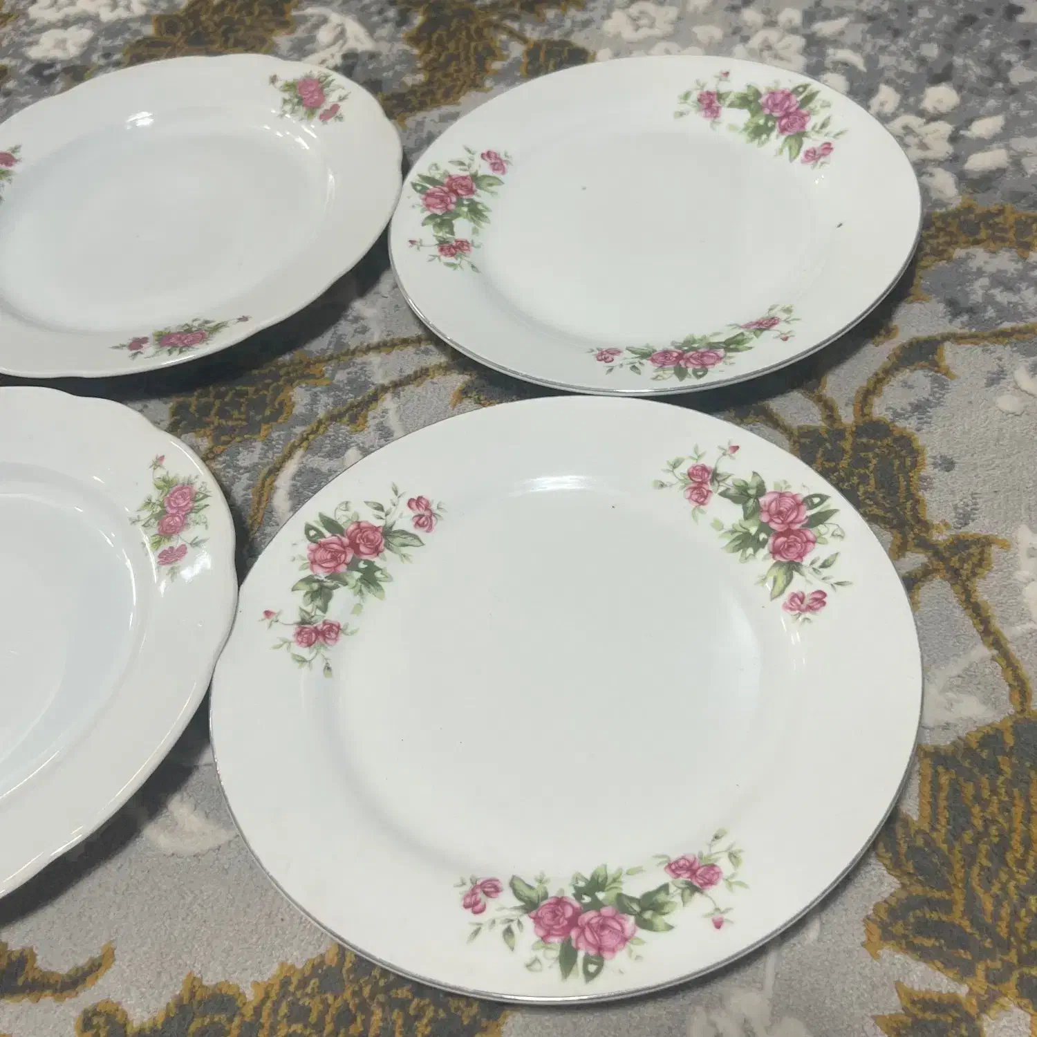 بشقاب پلوخوری گل سرخی ژاپنی ۳ دست|ظروف سرو و پذیرایی|کاشان, فاز ۲ ناجی آباد|دیوار