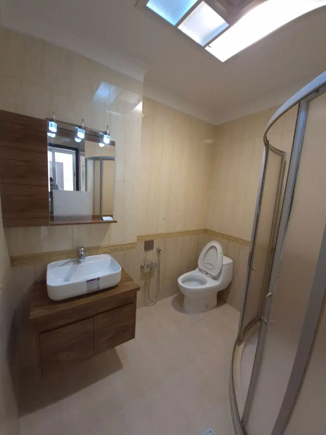 زعفرانیه۲۵۰متر ۴خواب مستر فول مشاعات ۲پارکینگ