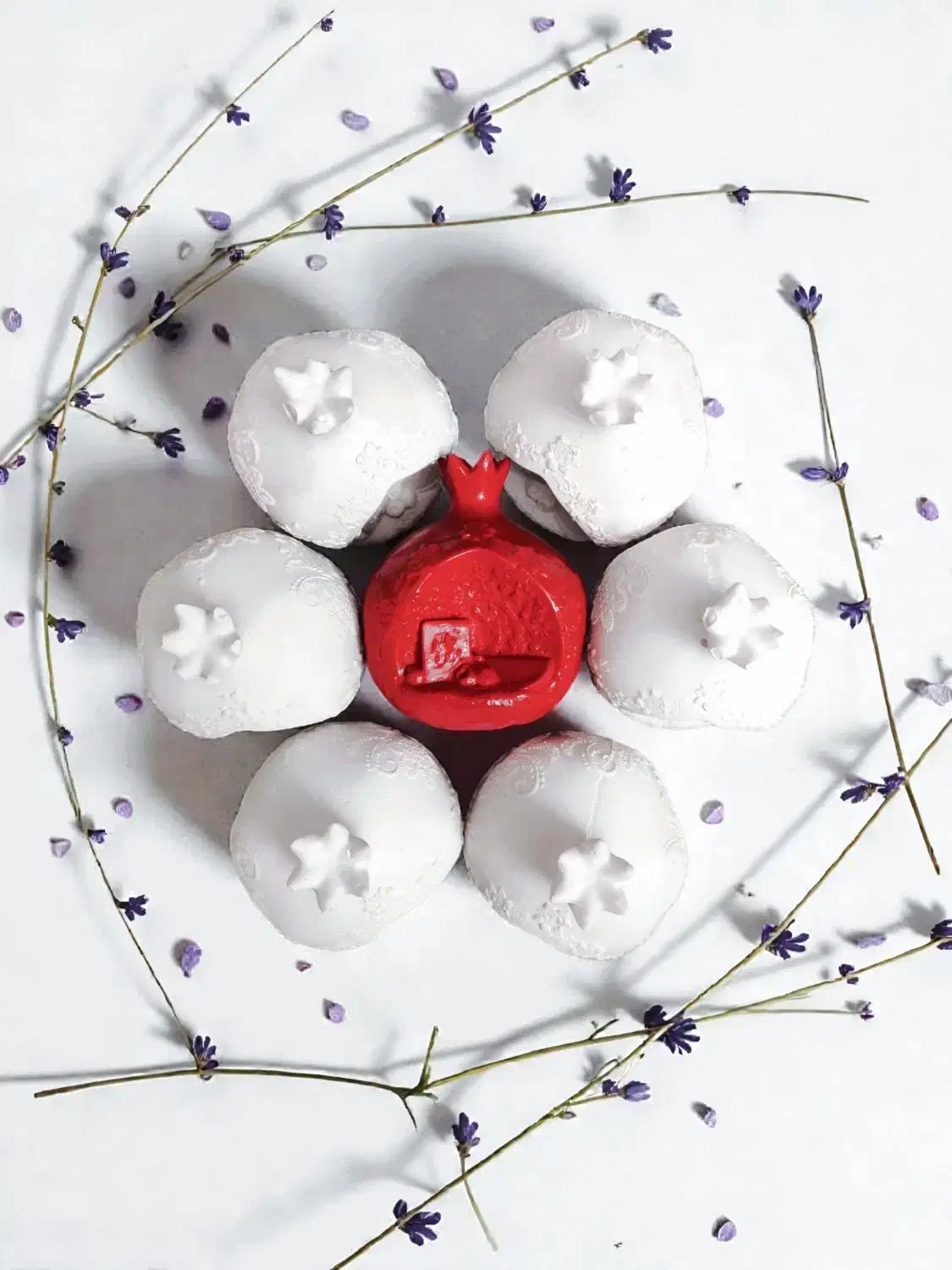 اَناریلدا نِگینِ‌سرخِ خاطرات فروش بصورت عمده و تکی|مجسمه، تندیس، ماکت|لاهیجان, شیخ زاهد|دیوار