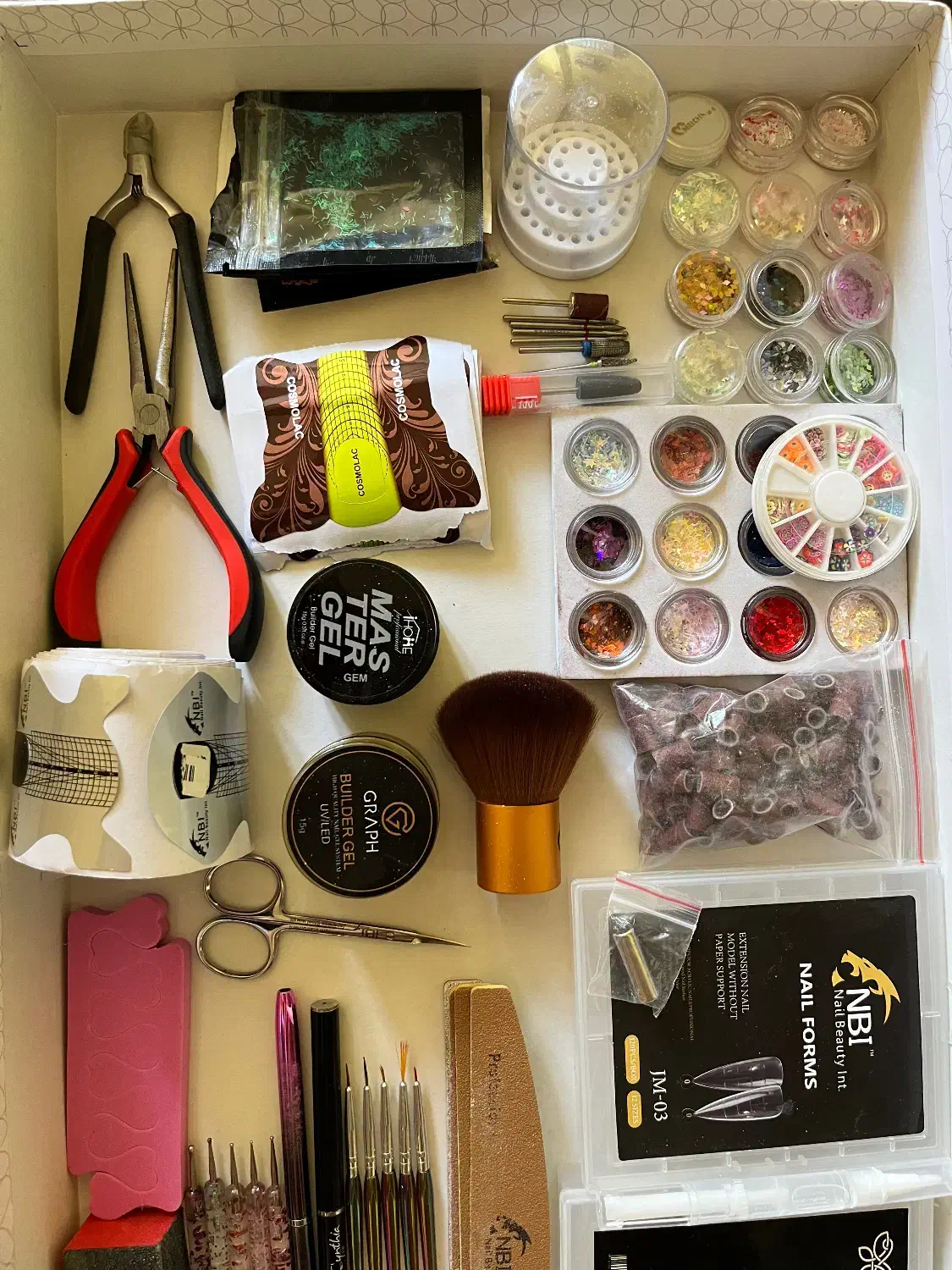 وسایل کاشت ناخن|آرایشی، بهداشتی، درمانی|رشت, لاکان شهر|دیوار