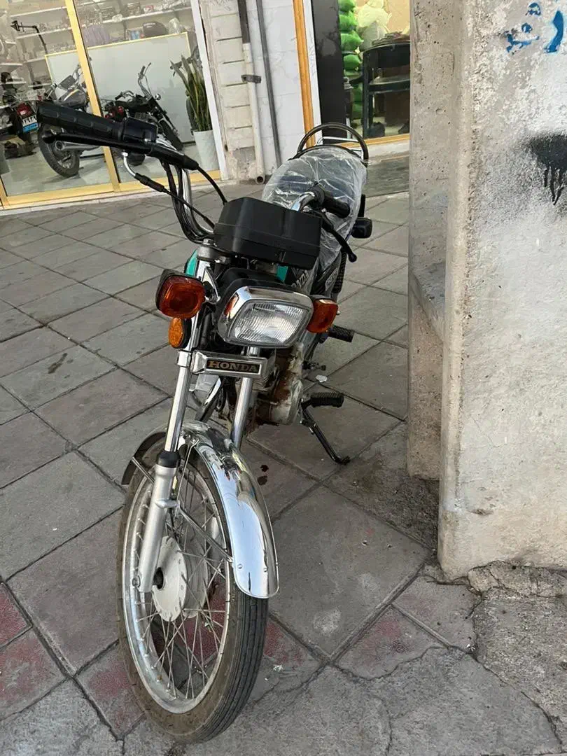 موتور سیکلت|موتورسیکلت|پیشوا, |دیوار