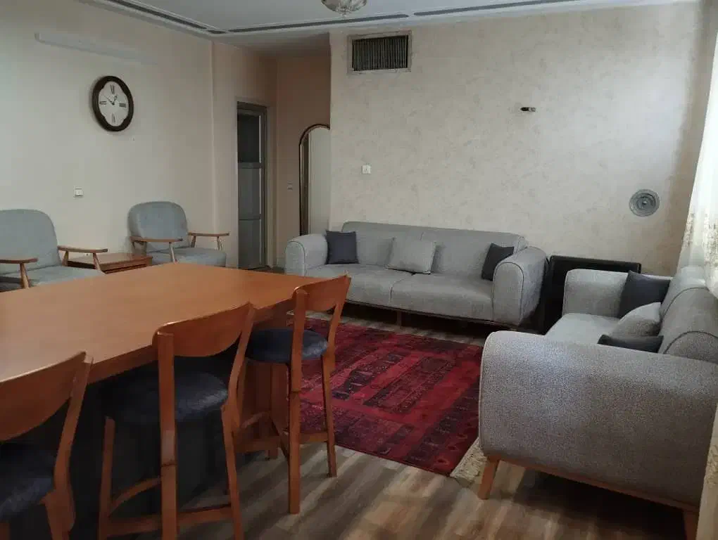 منزل مبله،ساعتی، روزانه، هفتگی، ماهانه|اجارهٔ کوتاهمدت آپارتمان و سوئیت|شیراز, قدوسی غربی|دیوار