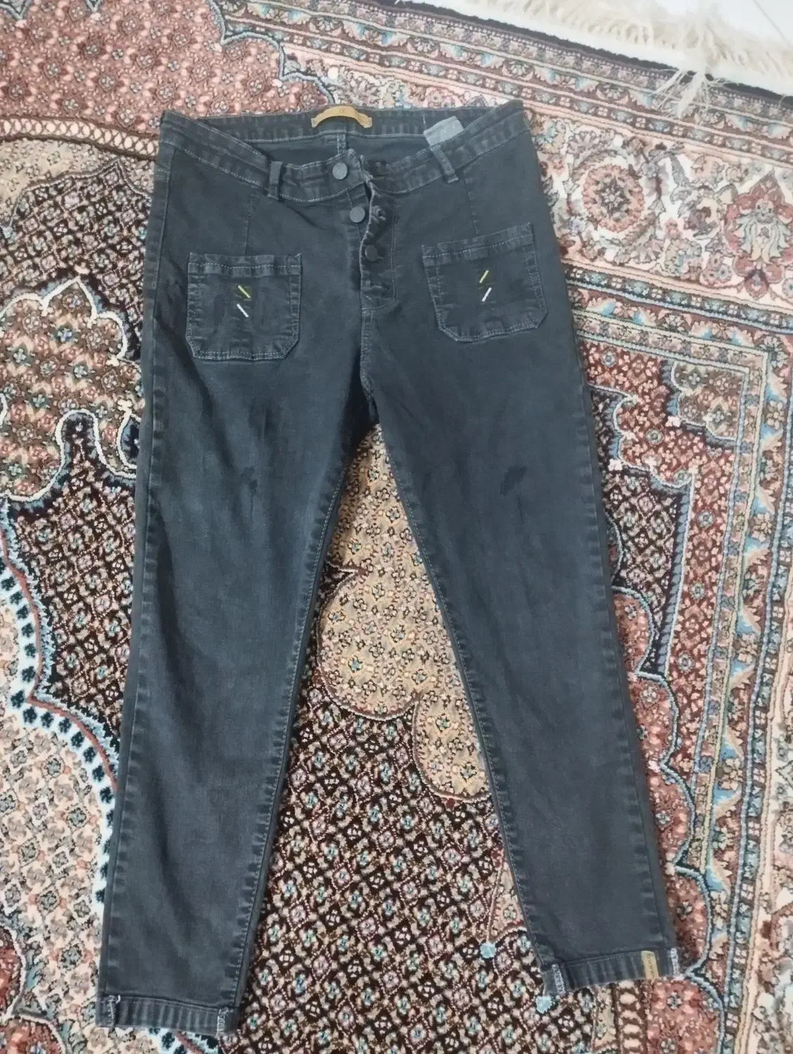 یک عدد مانتو سیاه سالم سایز واسه 38و هم 40میاد|لباس|تبریز, |دیوار