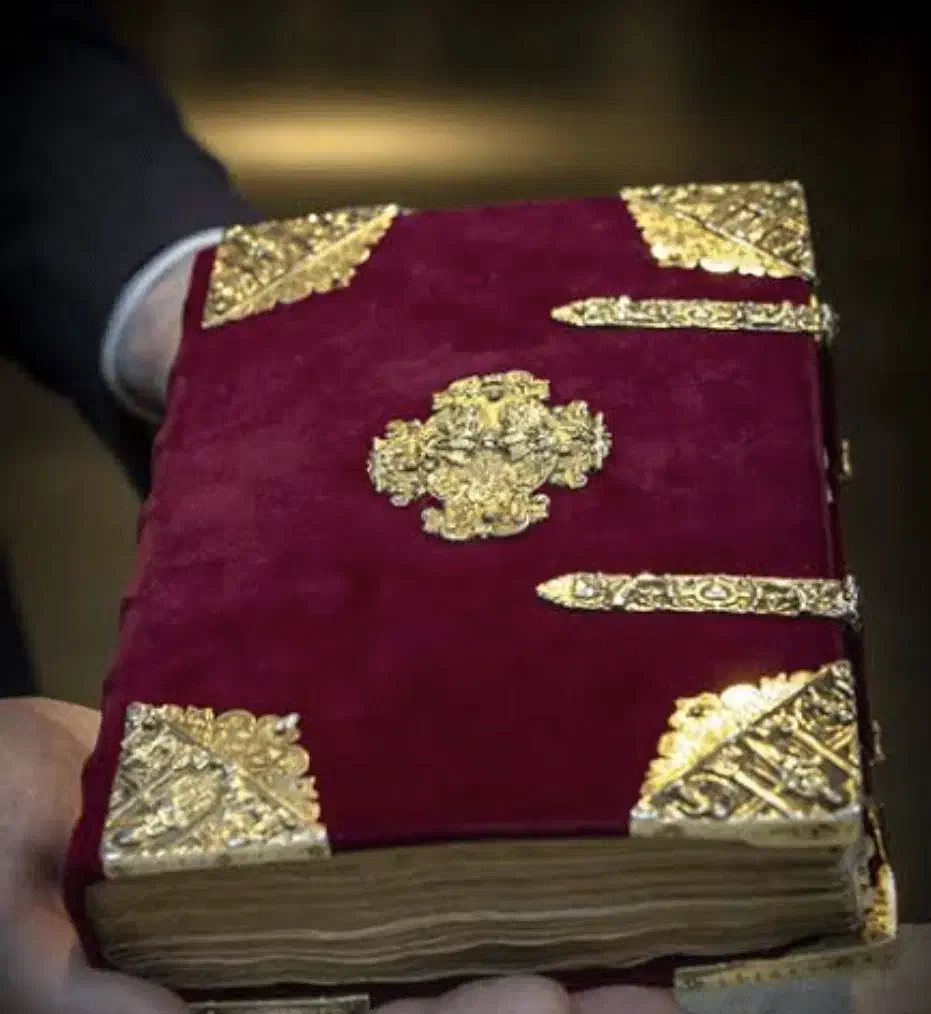 سرکتاب و تاروت|کتاب و مجله مذهبی|رشت, جماران|دیوار