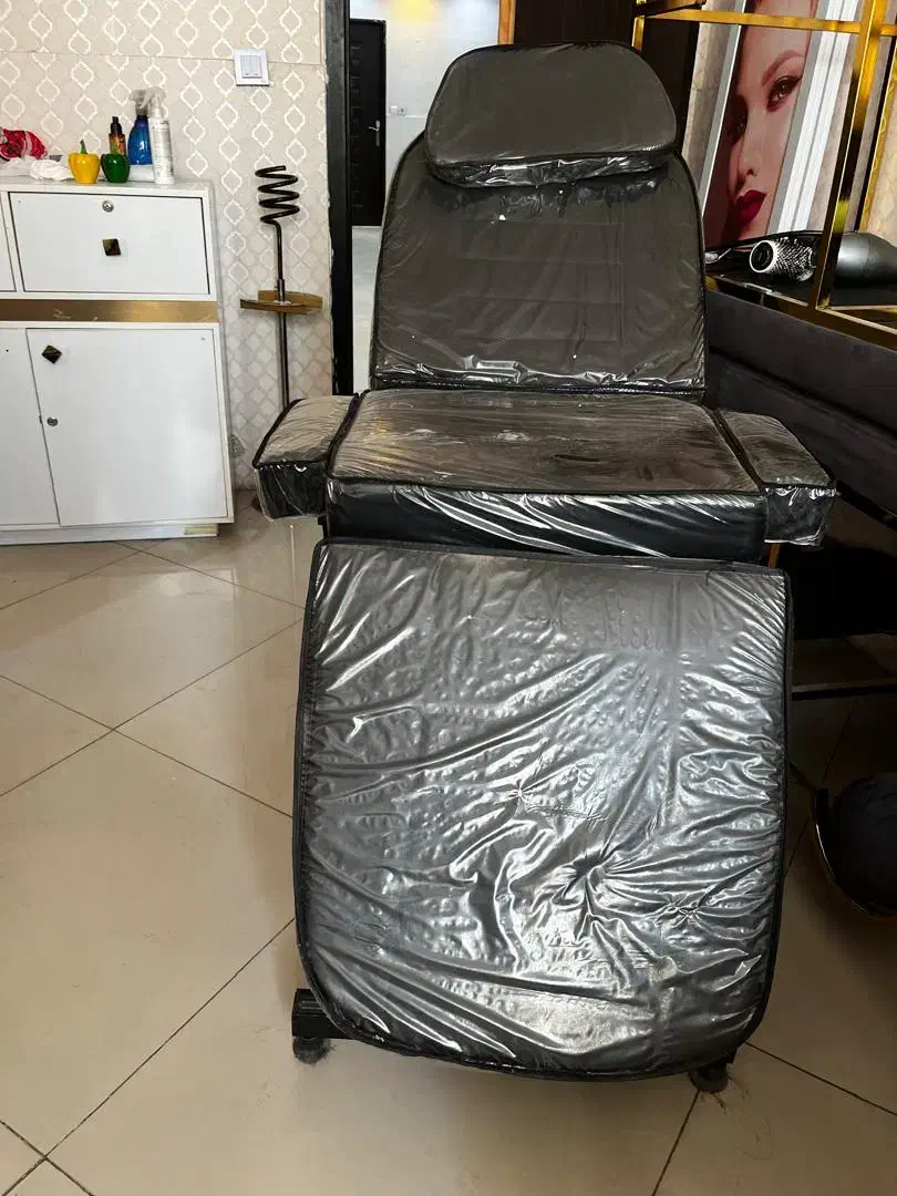 تخت ۳ تیکه مشکی در حد نو|آرایشگاه و سالنهای زیبایی|ری, شهرری|دیوار