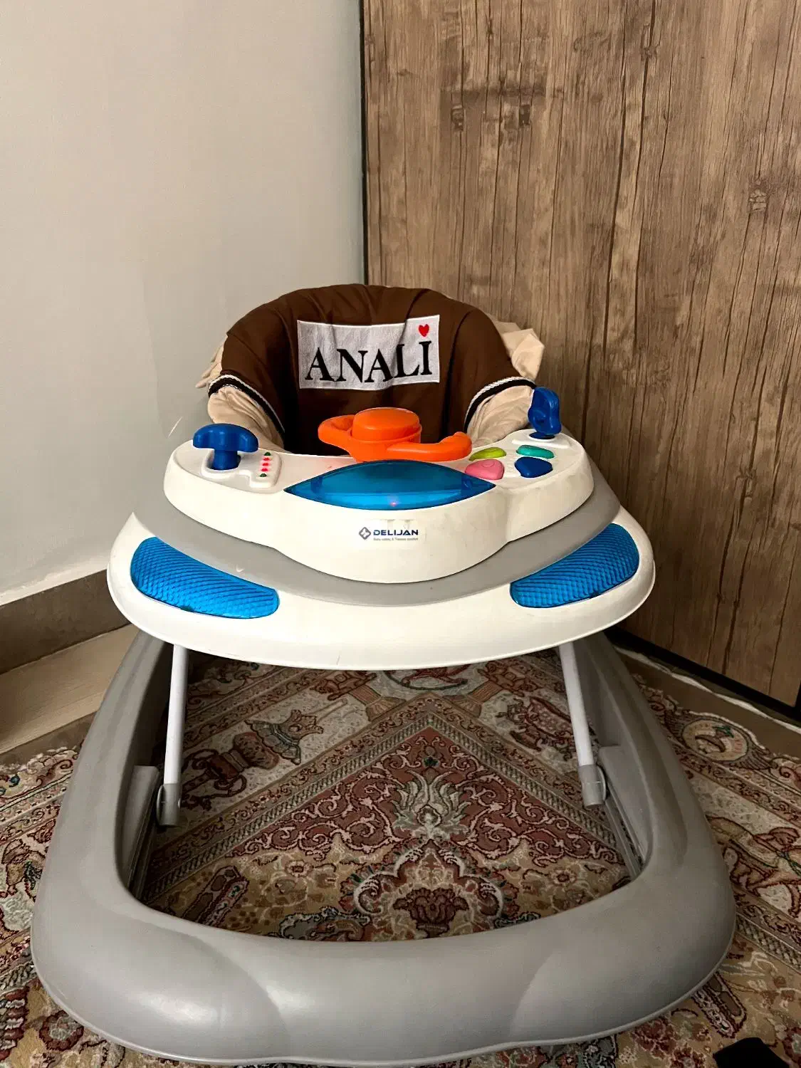 روروک موزیکال دلیجان|کالسکه و لوازم جانبی|پرند, فاز ۶|دیوار