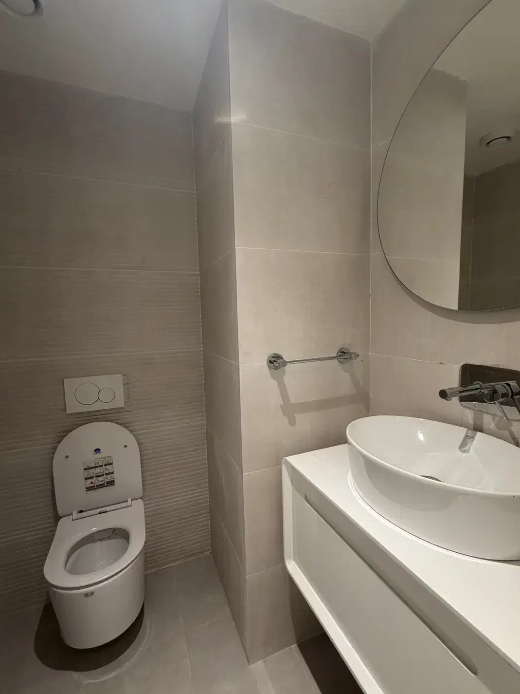 نیاوران/۱۶۰ متر ۳ خواب/تک واحدی/کلید نخورده