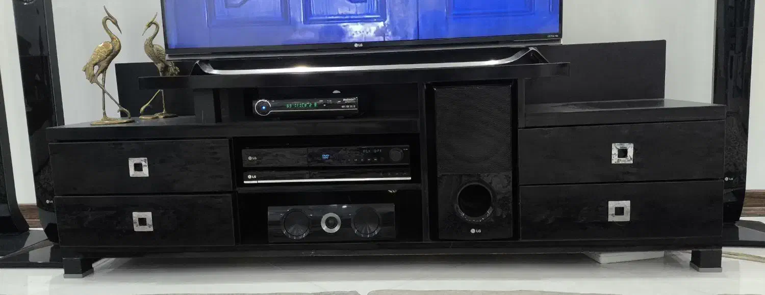 میز تلویزیون و مبل ۹ نفره|مبلمان خانگی و میز عسلی|تهران, فلاح|دیوار