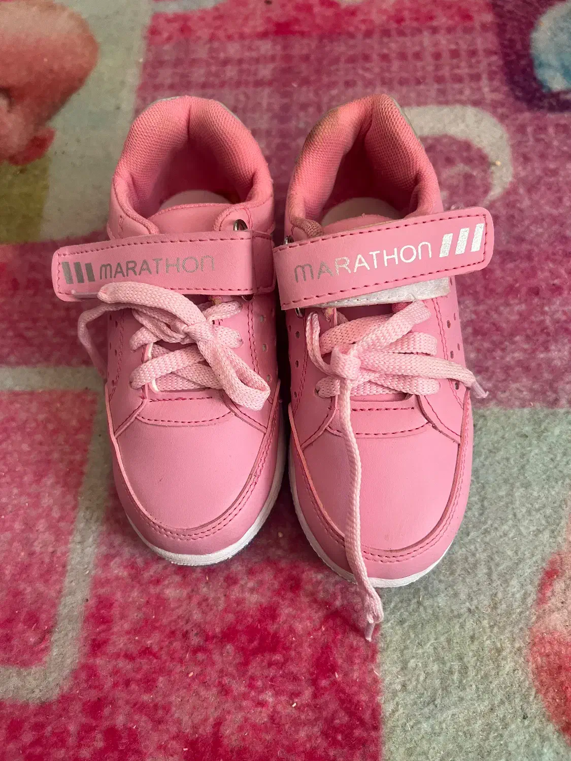 کفش اسپرت دخترونه نو|کفش و لباس بچه|فسا, |دیوار