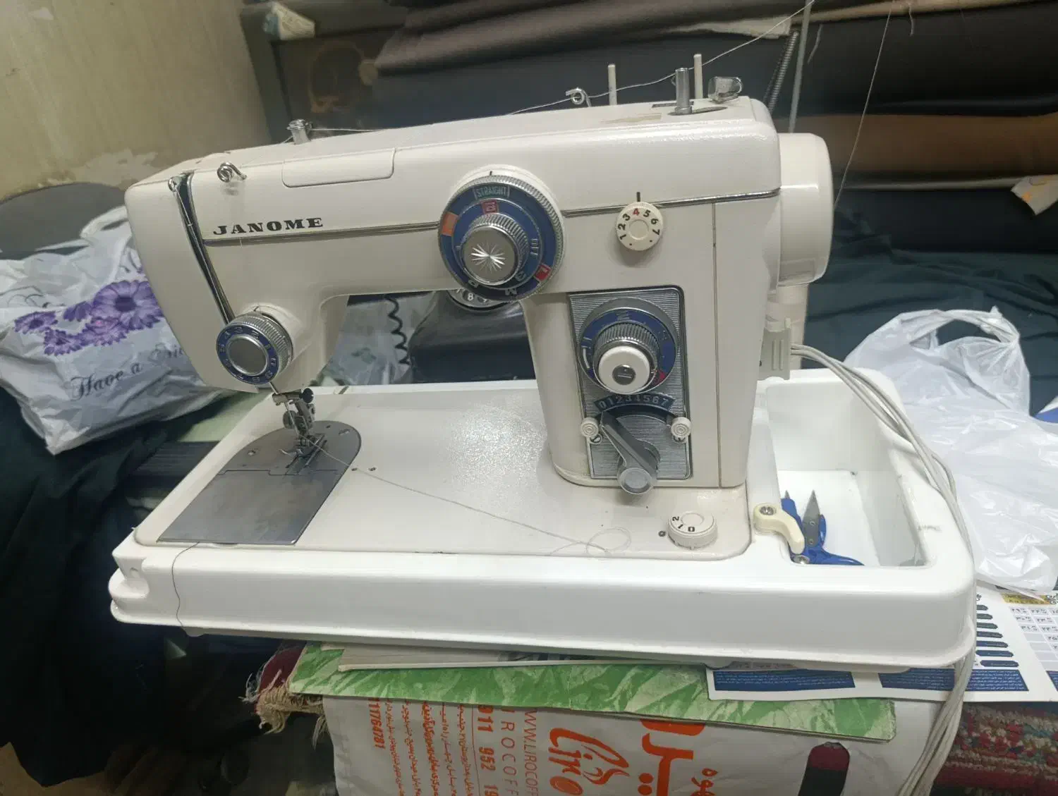 چرخ ژانومه|چرخ خیاطی و ریسندگی|بابل, |دیوار