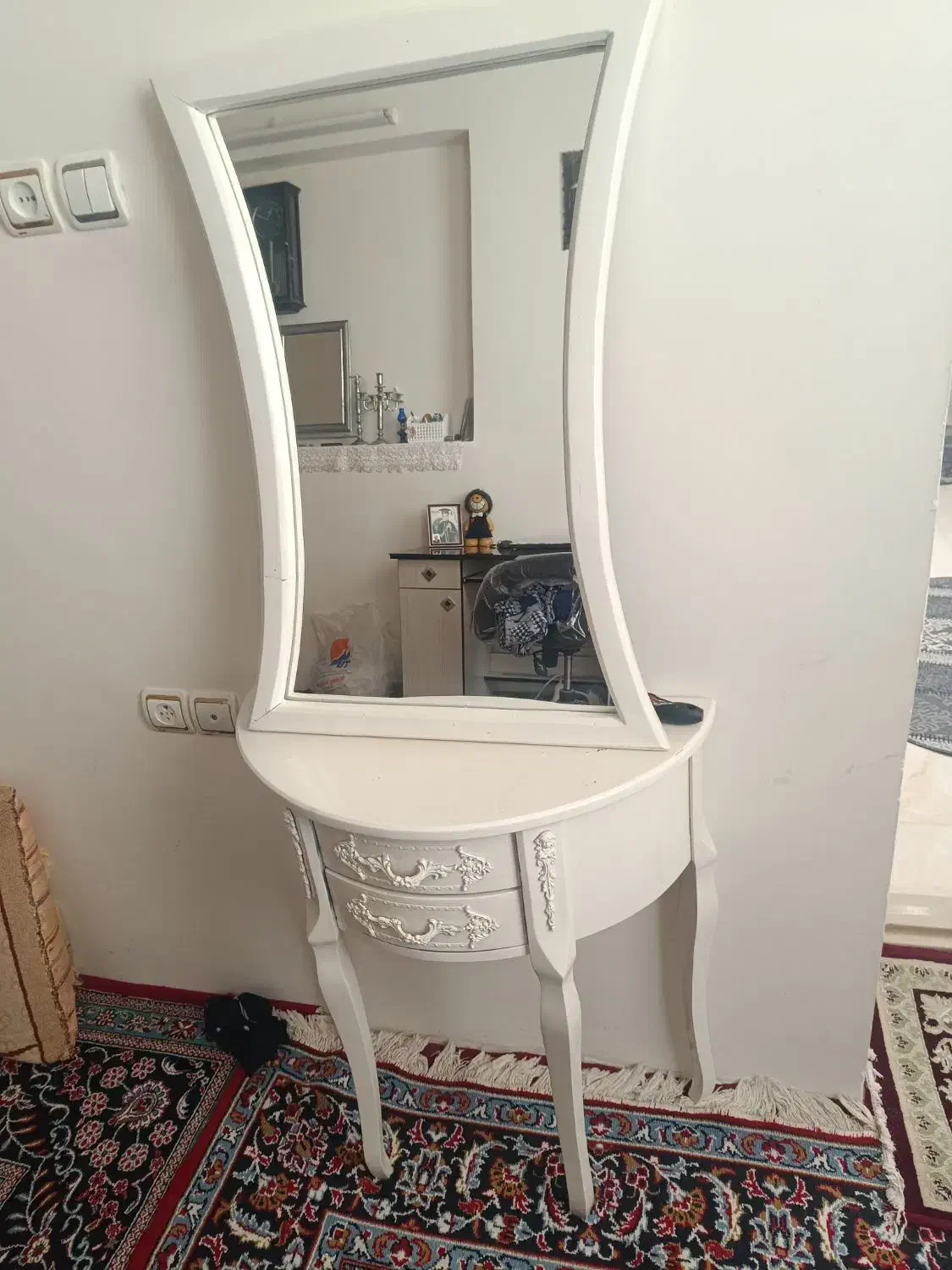 آینه کنسول و میز کامپیوتر در حده نو|میز تحریر و کامپیوتر|آبیک, |دیوار