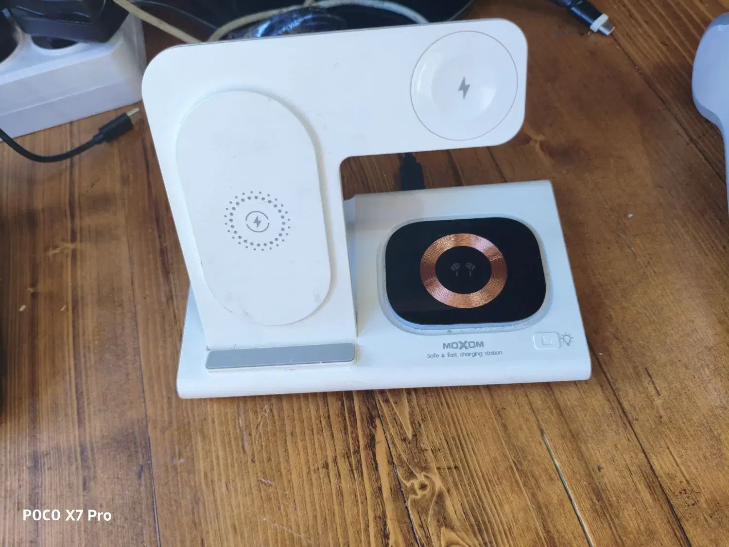 شارژر وایرلس و پایه نگهدارنده سه کاره موکسوم|لوازم جانبی موبایل و تبلت|بوکان, |دیوار