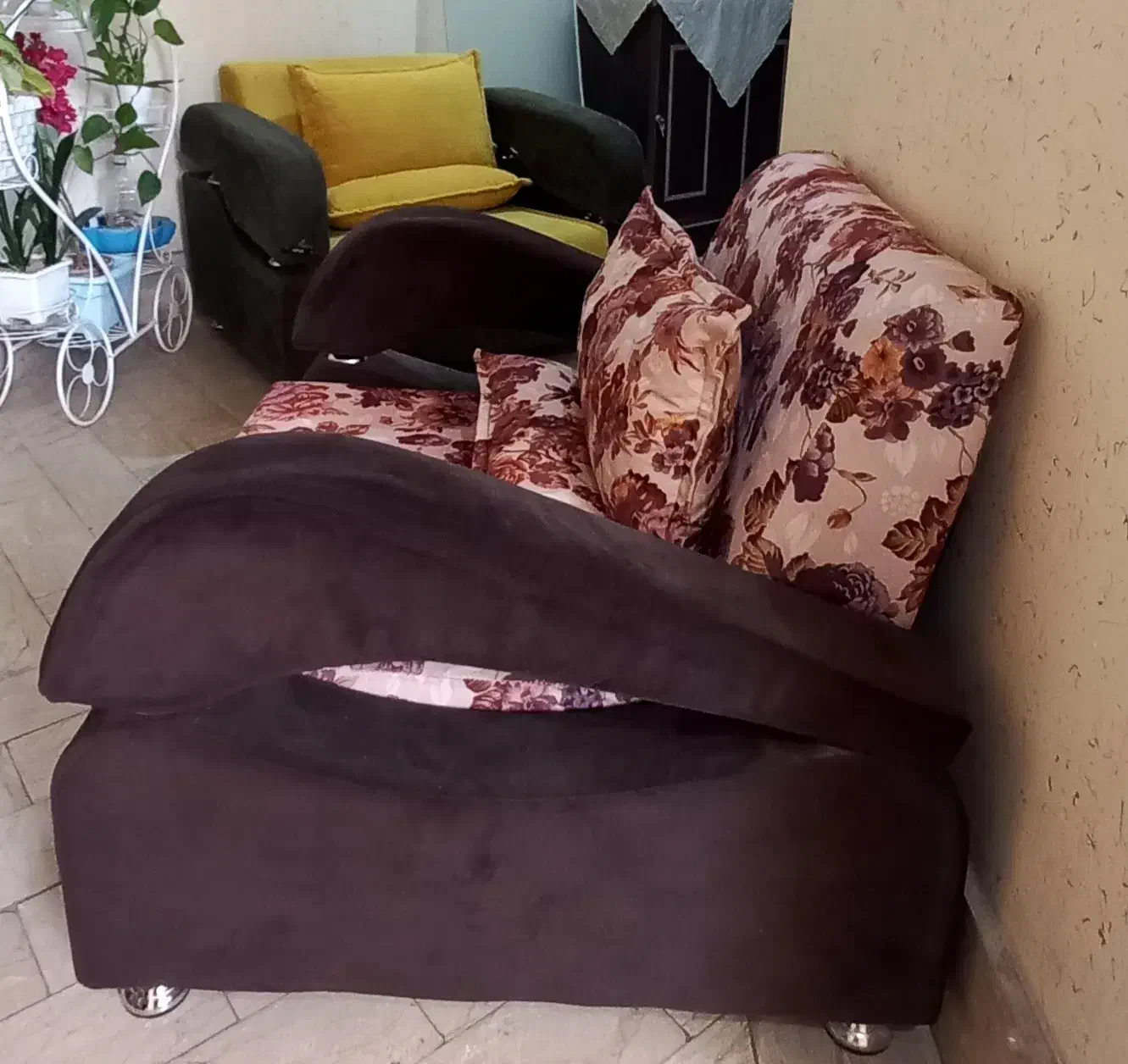 مبل تختخواب شو|مبلمان خانگی و میز عسلی|مراغه, |دیوار