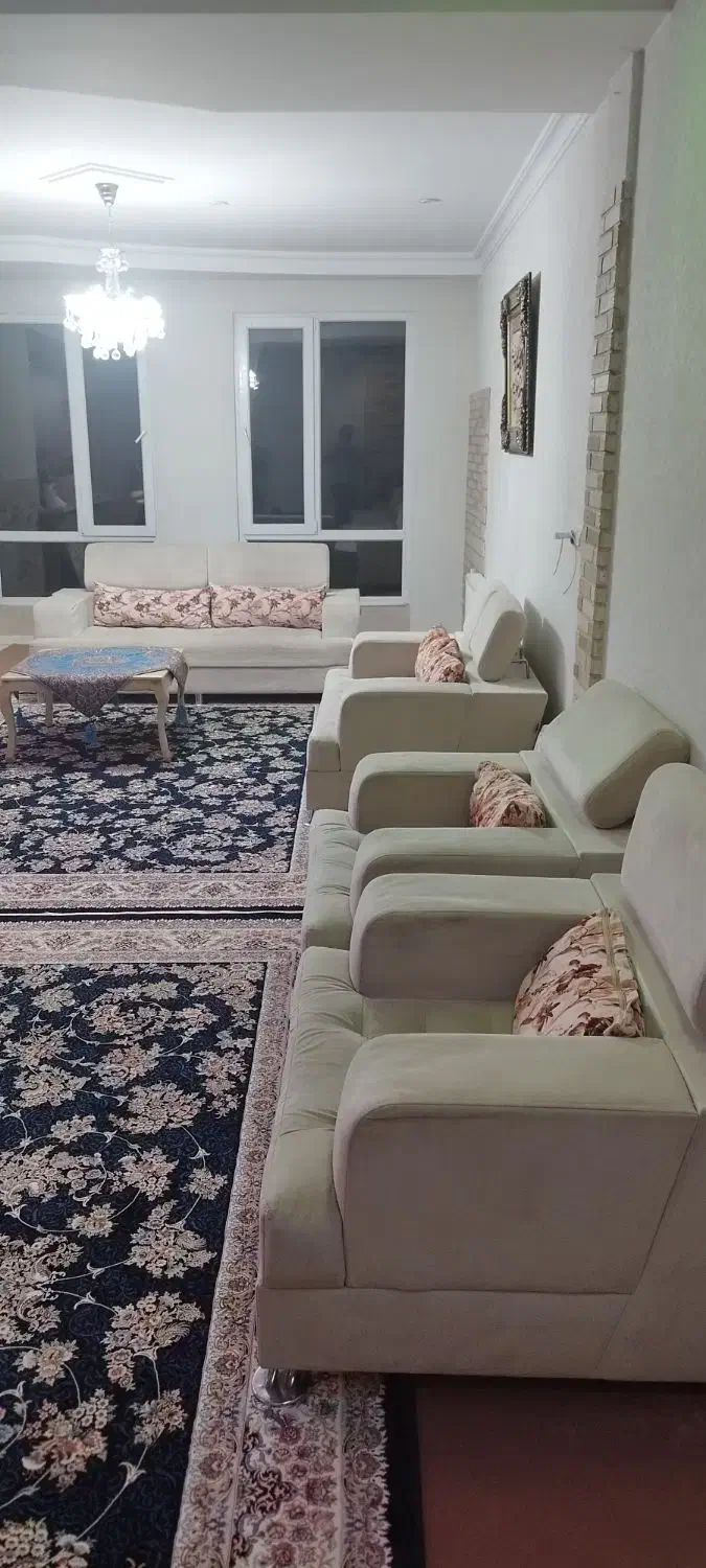 فروش مبل هفت نفره با سه عدد میز عسلی|مبلمان خانگی و میز عسلی|قزوین, |دیوار