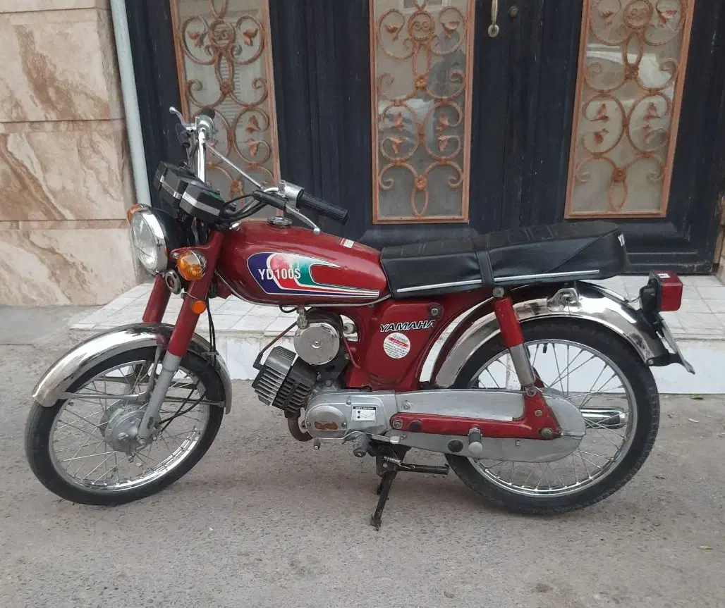 یاماها وایدی YD|موتورسیکلت|قم, دروازه قلعه|دیوار