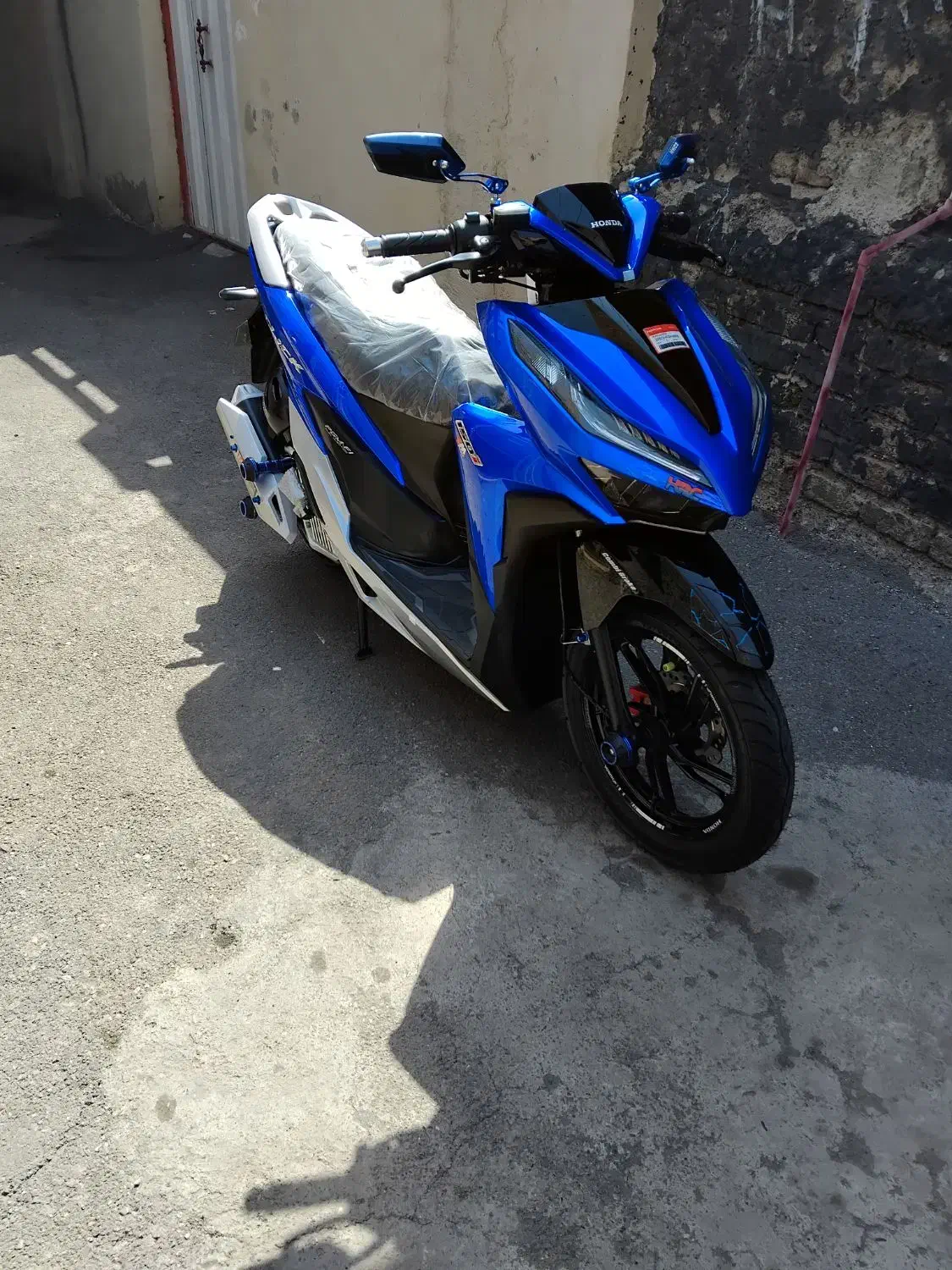 click hani،ابی zx در حد Acssories*|موتورسیکلت|رشت, باهنر|دیوار