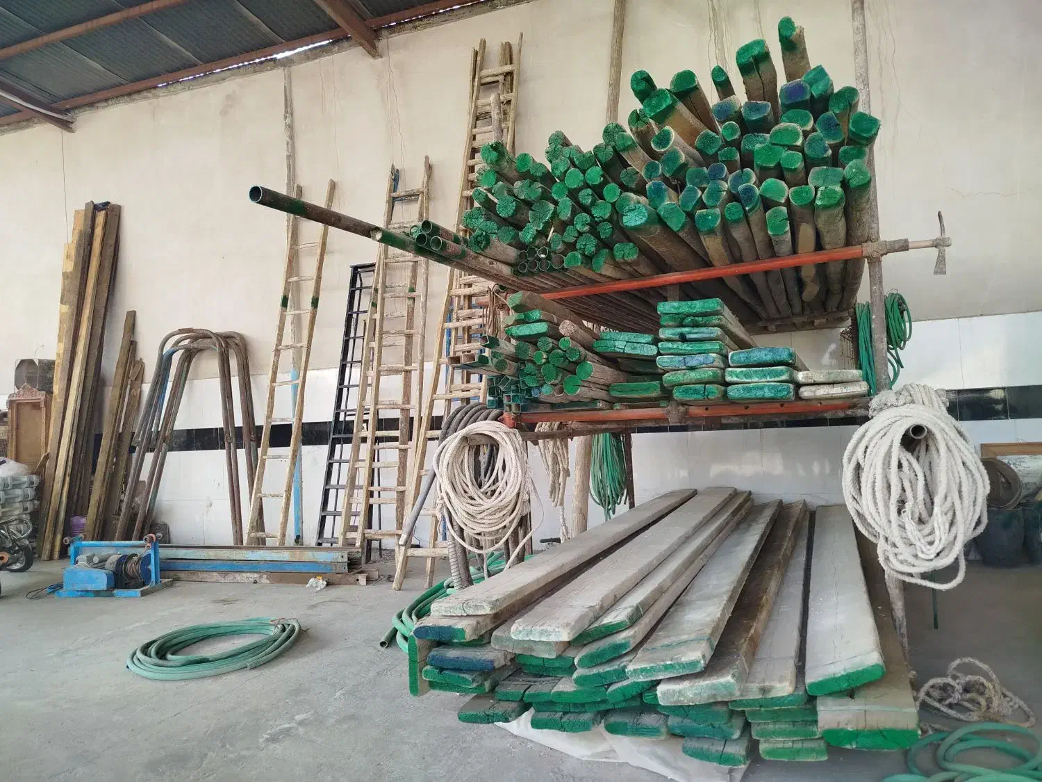 فرغون چهار پایه تخته قالب تخته بنایی|مصالح و تجهیزات ساختمان|یزد, |دیوار