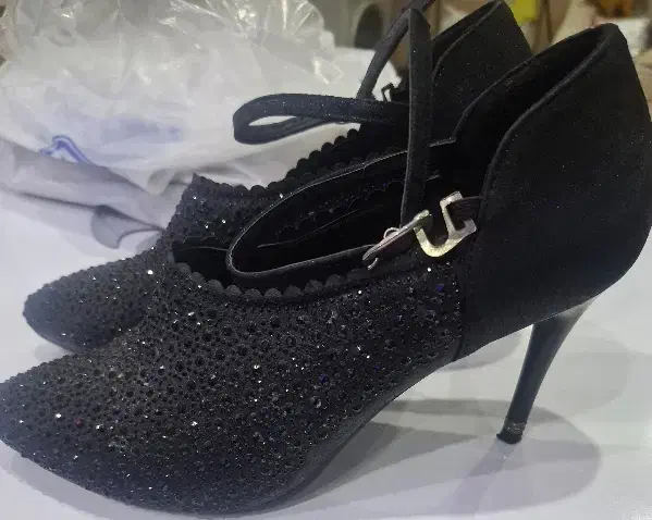 کفش مجلسی|کیف، کفش، کمربند|میاندوآب, |دیوار