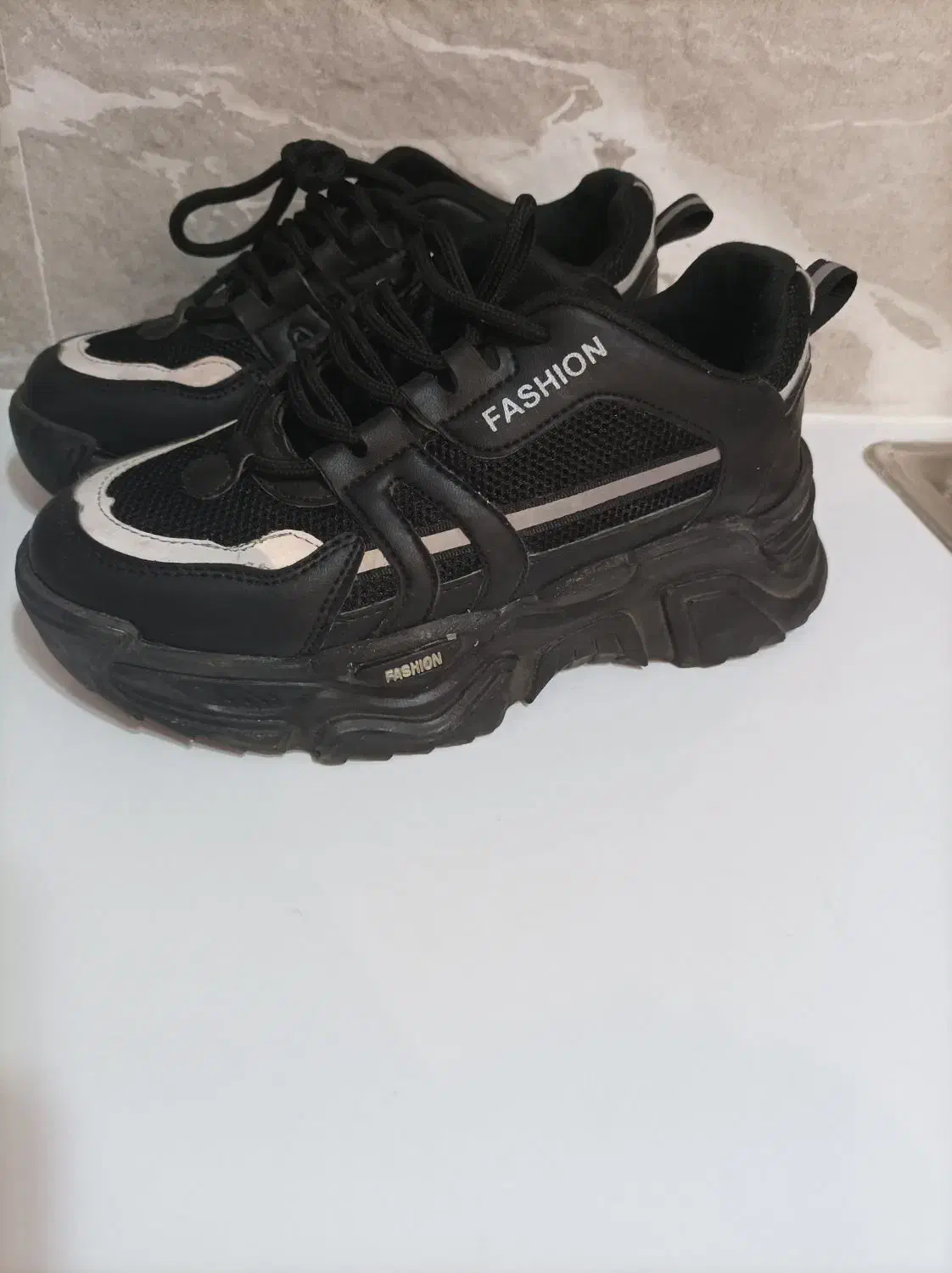 کتونی لژدار شبرنگ|کیف، کفش، کمربند|ری, دیلمان|دیوار