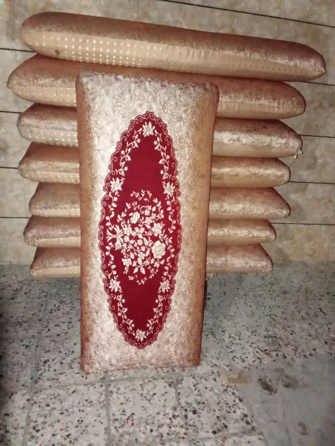 پشتی در حد نو|پشتی|اندیمشک, |دیوار