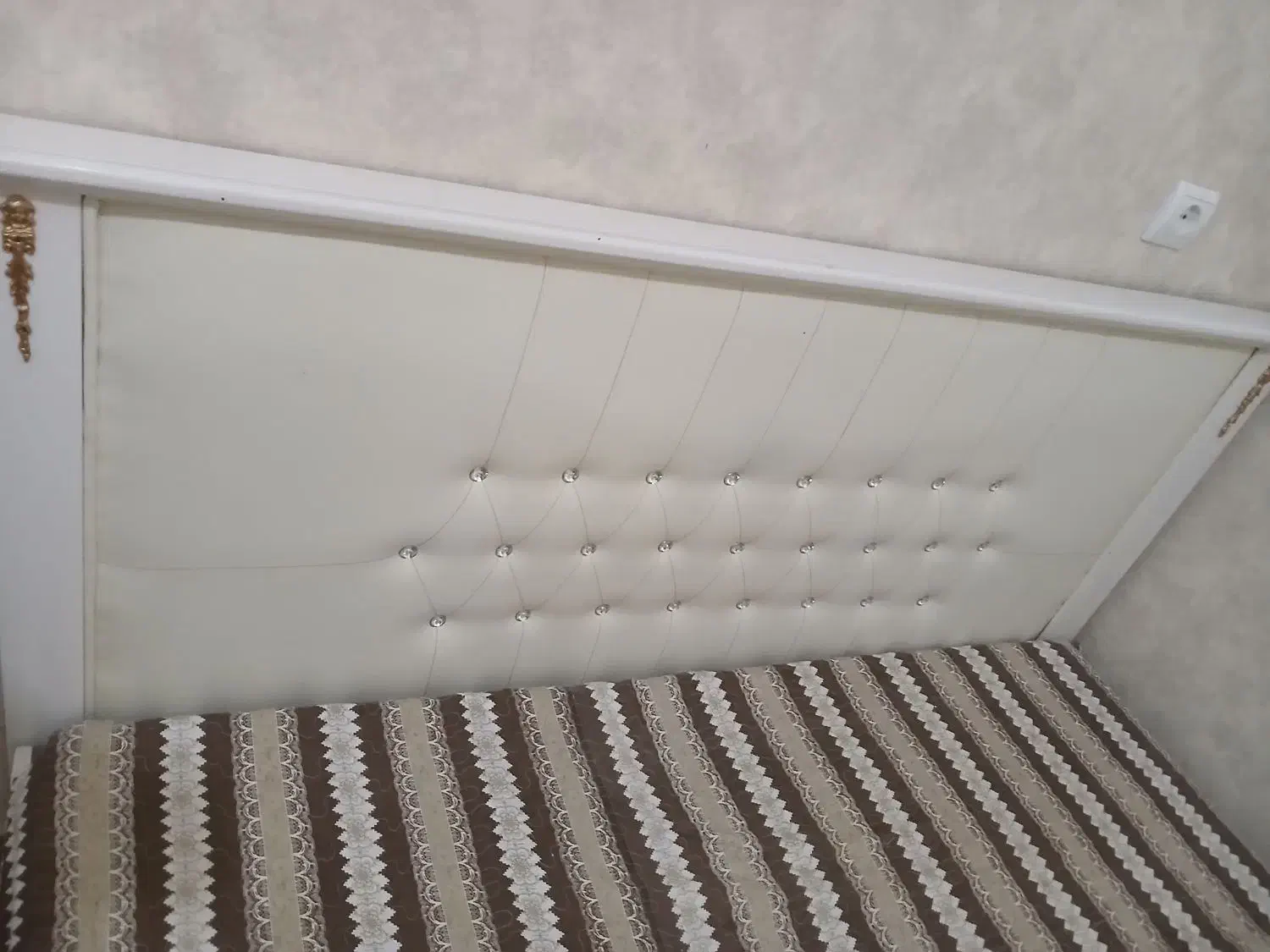 تخت دونفره|تخت و سرویس خواب|دورود, |دیوار