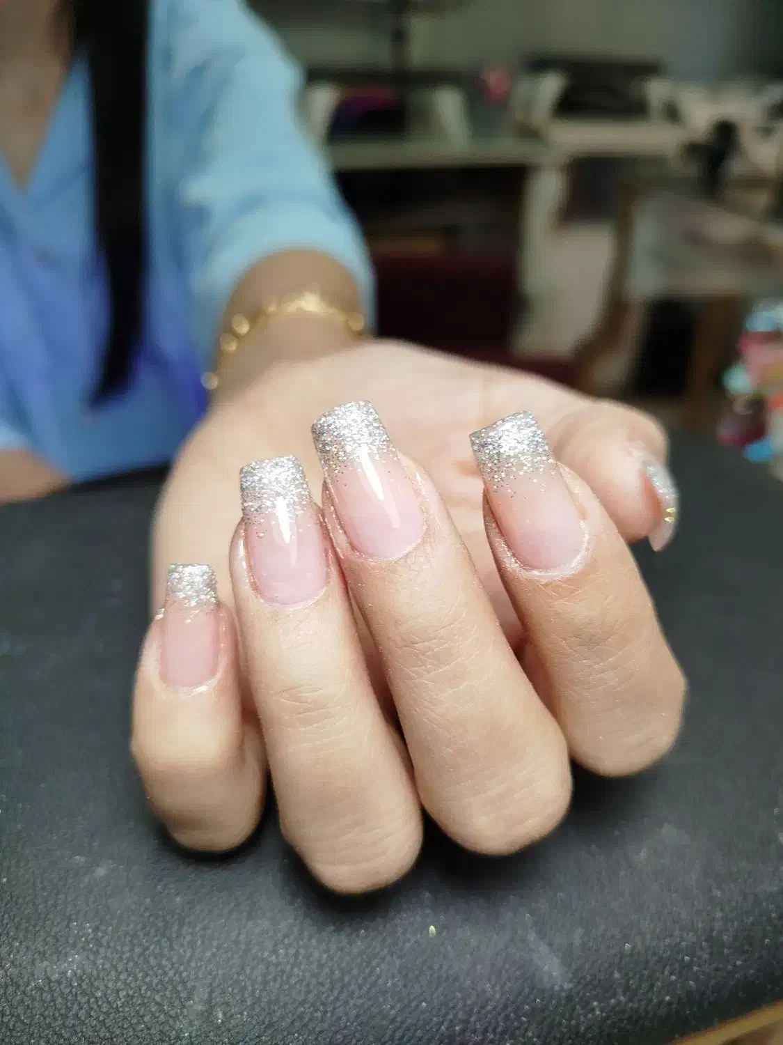 کاشت و ترمیم ناخن|خدمات آرایشگری و زیبایی|محمدشهر, محمدشهر|دیوار