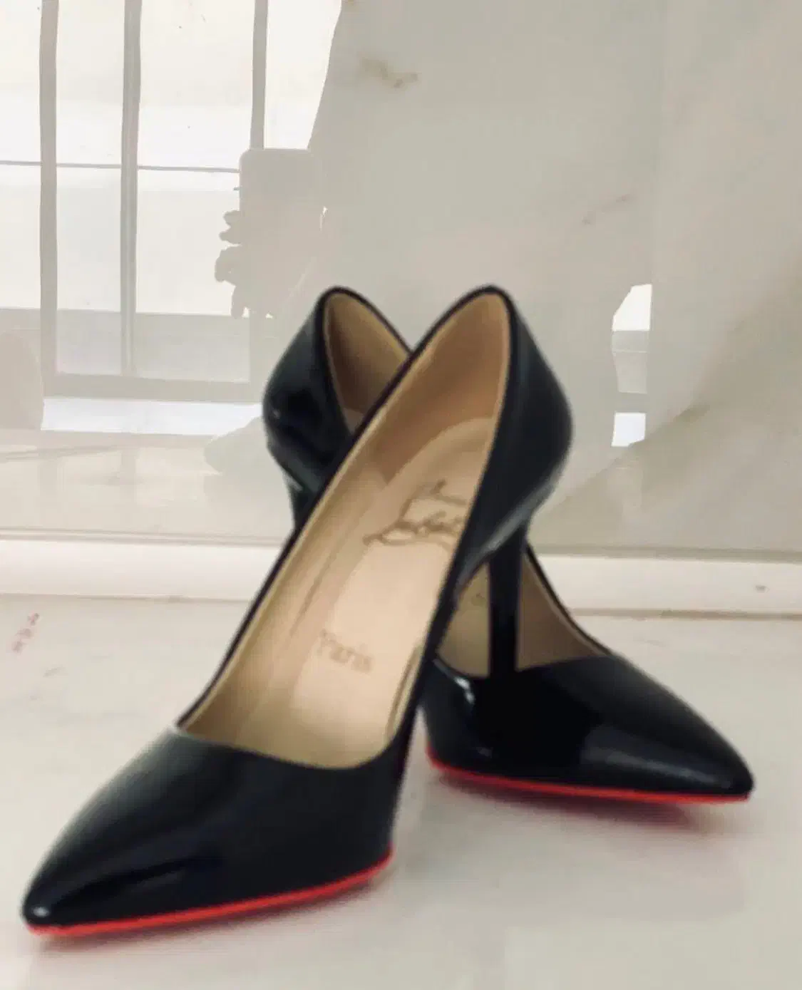 کفش|کیف، کفش، کمربند|اصفهان, خواجو|دیوار