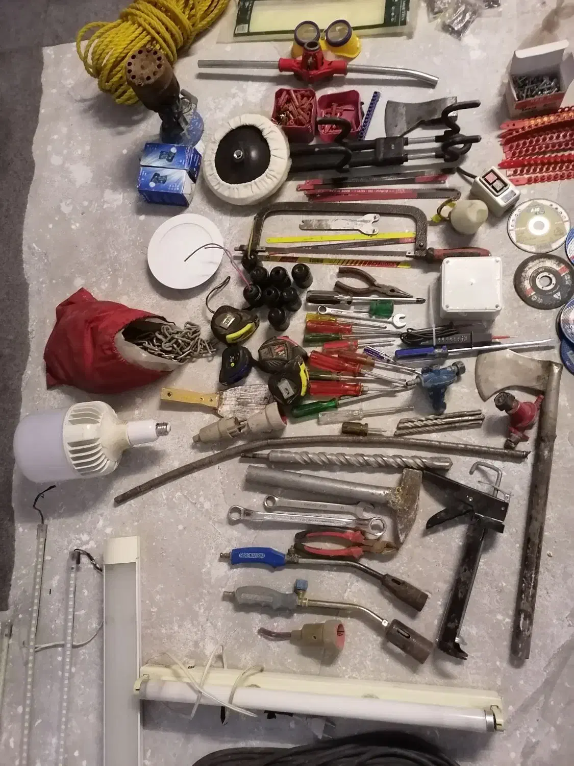 لوازم ماشین و آچار و مهتابی و سیم سیار و حراج|قطعات یدکی و لوازم جانبی|مشهد, ادیب نیشابوری (شهرک غرب)|دیوار