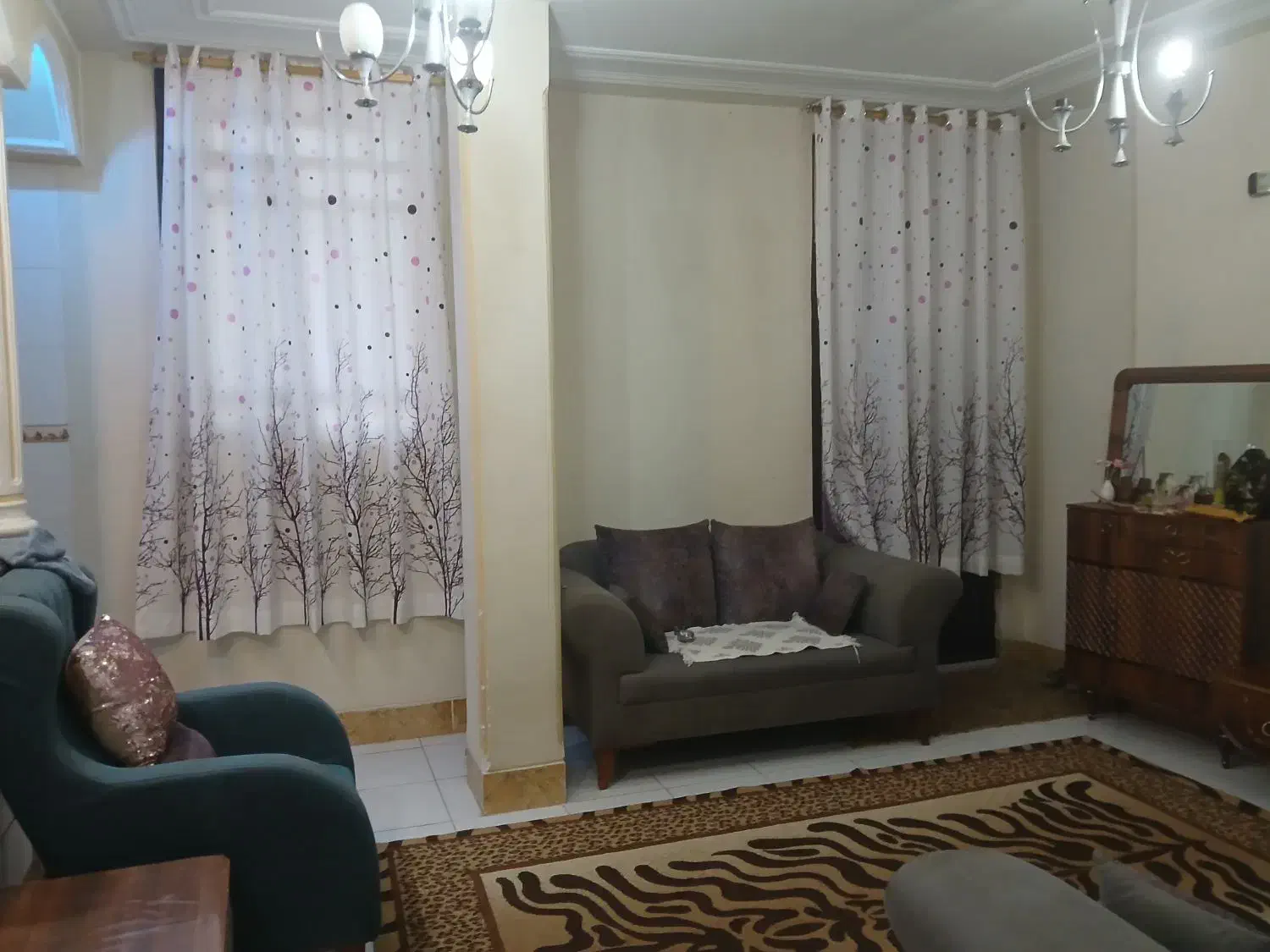 منزل مبله بلوار دکتر حسابی صنایع|اجارهٔ کوتاه‌مدت آپارتمان و سوئیت|شیراز, دکتر حسابی|دیوار