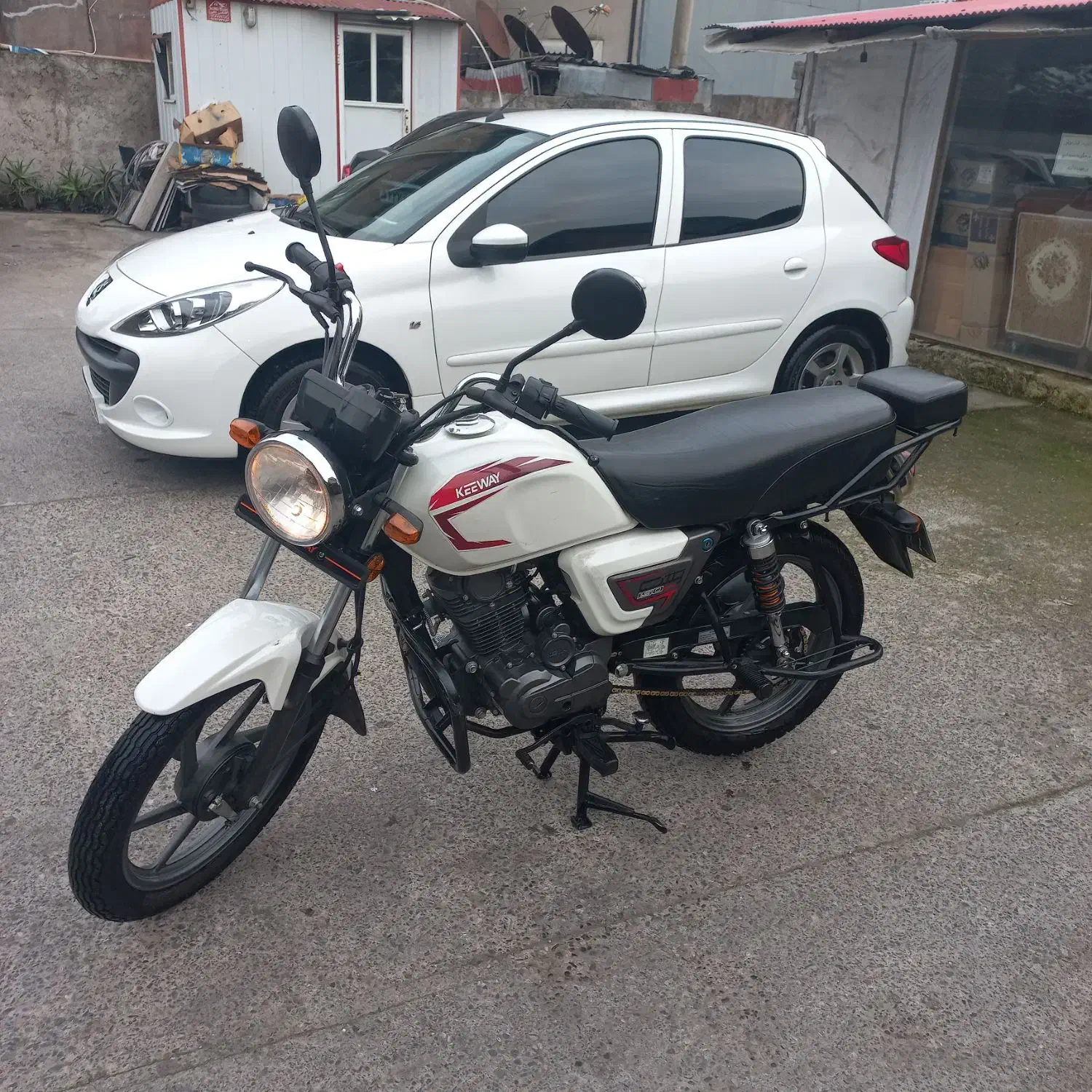 موتورسیکلت کی وی ۱۴۰۰|موتورسیکلت|رشت, چله خانه|دیوار