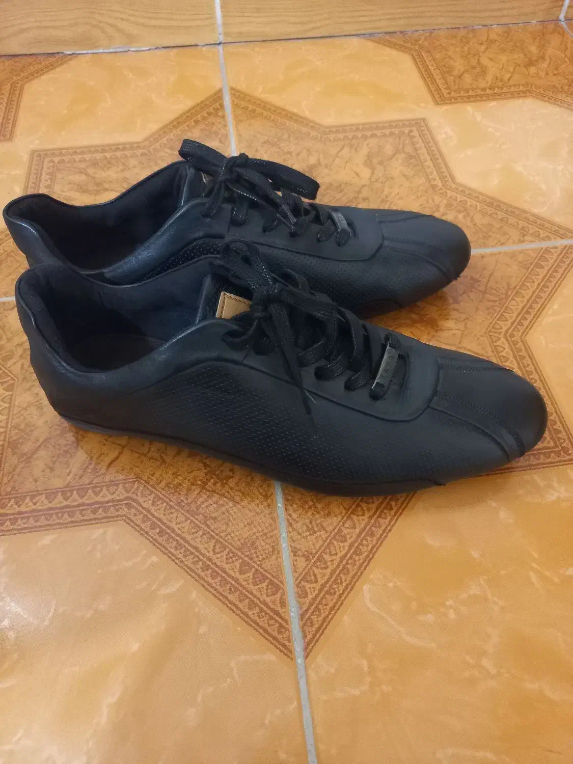 کتونی فوتبالی|کیف، کفش، کمربند|خشکبیجار, |دیوار