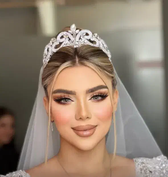 جشنواره ی یلدایی عروس vip فقط با 2400|خدمات آرایشگری و زیبایی|اصفهان, فجر|دیوار