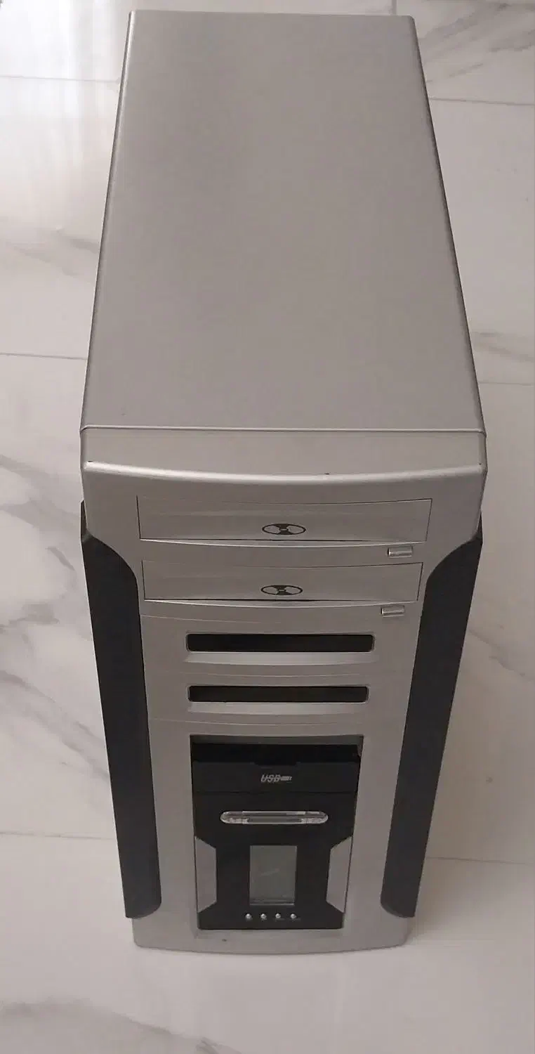 قاب کیس سالم و در حد نو|قطعات و لوازم جانبی رایانه|کرج, اصفهانیها|دیوار